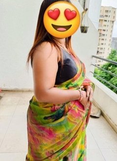 Reshama Marathi Wife - puta in Pune Photo 1 of 2