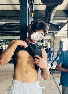 Reshan (Only Ladies) - Male escort in Colombo Photo 3 of 7