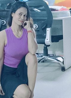 Reshma Cam Show Real Meet Mumbai 🤍 - escort in Mumbai Photo 1 of 14