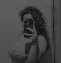 Reshma - puta in Vadodara