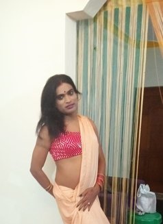 Reshma - Transsexual escort in Bangalore Photo 1 of 2