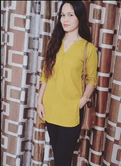 Reshma Realme Cam Show banglore - puta in Bangalore Photo 1 of 6