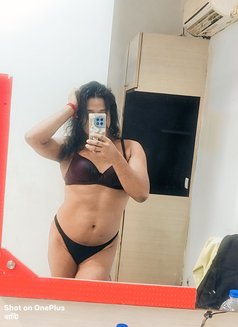 Reshmi - Transsexual escort in Kolkata Photo 5 of 9