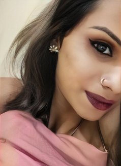 Reshu jaan - Transsexual escort agency in Mumbai Photo 8 of 8