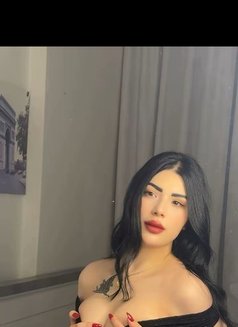 RETA - puta in Dubai Photo 4 of 5