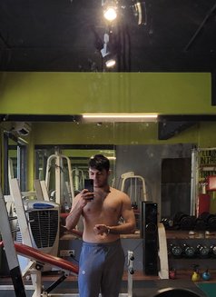 Rethh - Male escort in Thane Photo 1 of 2