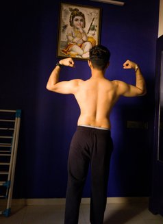 Rethh - Male escort in Mumbai Photo 3 of 5