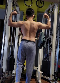 Rethh - Male escort in Mumbai Photo 5 of 5