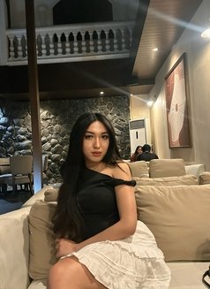 Revalina - Acompañantes transexual in Jakarta Photo 9 of 11