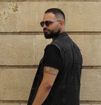 Revox - Acompañantes masculino in Beirut