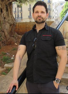 Revox - masseur in Beirut Photo 1 of 5