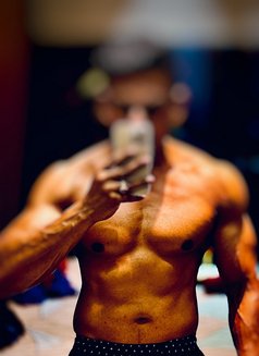 Rex - Acompañantes masculino in Bangkok Photo 1 of 8