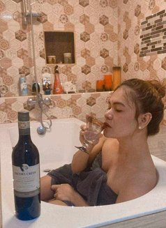 RoxieLuxe - Transsexual escort in Davao Photo 6 of 7
