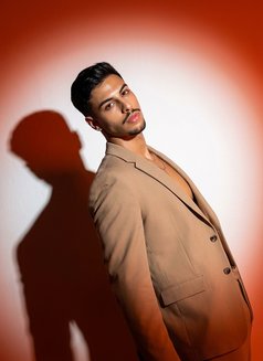 Rey - Male escort in İstanbul Photo 1 of 11