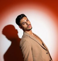 Rey - Male escort in İstanbul Photo 1 of 11