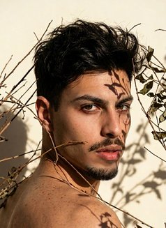 Rey - Male escort in İstanbul Photo 3 of 11