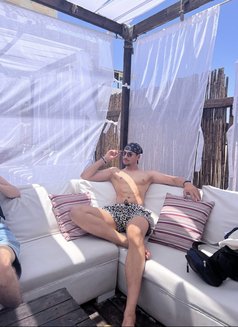 Rey - Male escort in Tunis Photo 2 of 9