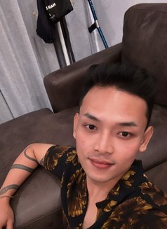 Rey - masseur in Bali Photo 1 of 4