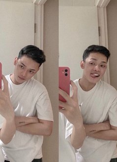 Rey - Male escort in Bali Photo 4 of 5