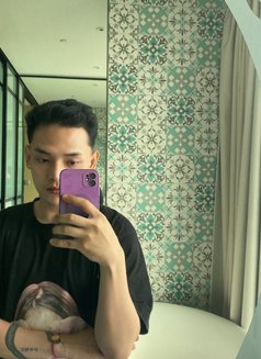 Rey - Male escort in Bali Photo 5 of 5