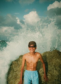 Rey - Male escort in Bali Photo 4 of 5
