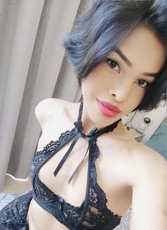 Reyan - Transsexual escort in Dubai Photo 8 of 12