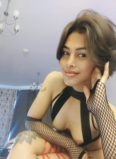 Reyan - Transsexual escort in Dubai Photo 9 of 12