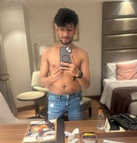 Reyansh - Male escort in New Delhi