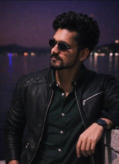 Reyansh Singh - Male escort in Jaipur Photo 1 of 4