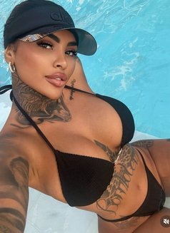 Reyna - escort in Dubai Photo 23 of 27