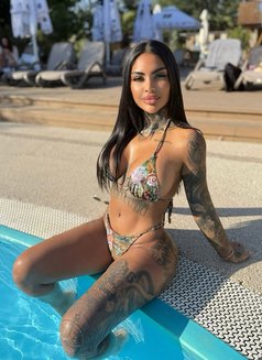 Reyna - escort in Dubai Photo 24 of 27