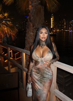 Reyna - puta in Dubai Photo 23 of 26