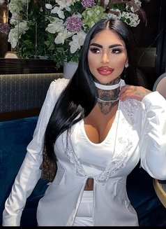 Reyna - escort in Dubai Photo 3 of 22