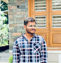 Rezvin - Male escort in Al Ain