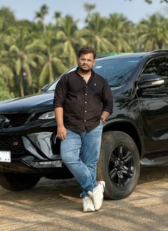 Rezvin - Male escort in Al Ain Photo 3 of 3