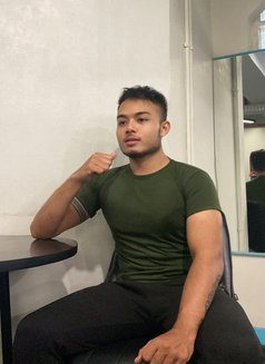 Rfabian - Male escort in Jakarta Photo 6 of 8