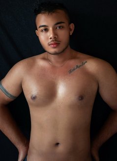 Rfabian - Male escort in Jakarta Photo 8 of 8