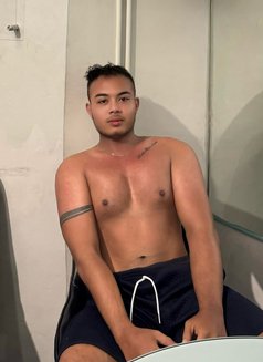Rfabian - Male escort in Jakarta Photo 3 of 11