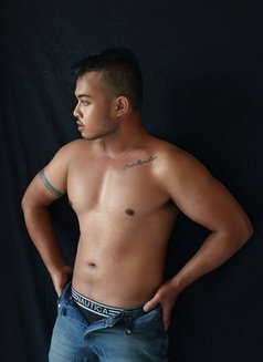 Rfabian - Male escort in Jakarta Photo 5 of 11