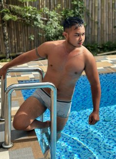 Rfabian - Male escort in Jakarta Photo 12 of 13
