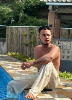Rfabian - Male escort in Jakarta Photo 13 of 13