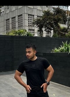 Rfabian - Male escort in Jakarta Photo 5 of 8