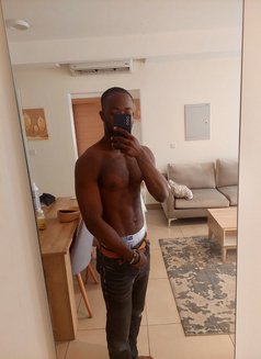 Rha - Acompañantes masculino in Accra Photo 1 of 2