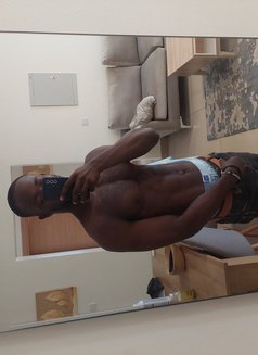 Rhadikal - Acompañantes masculino in Accra Photo 3 of 3