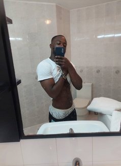 Rhadikal - Male escort in Accra Photo 2 of 3