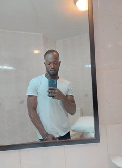 Rhadikal - Male escort in Accra Photo 4 of 4