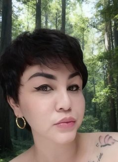 Rhea - Transsexual escort in Manila Photo 2 of 2