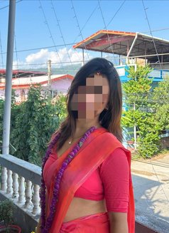 Rhea Iyer - puta in Chennai Photo 2 of 5