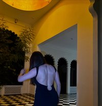 Rhea Malhotra - puta in Noida Photo 1 of 5