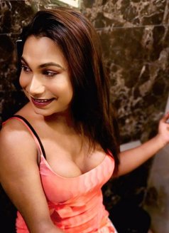 Rhea Malhotra _REAL Fuck_Shemale - Acompañantes transexual in Guwahati Photo 22 of 27